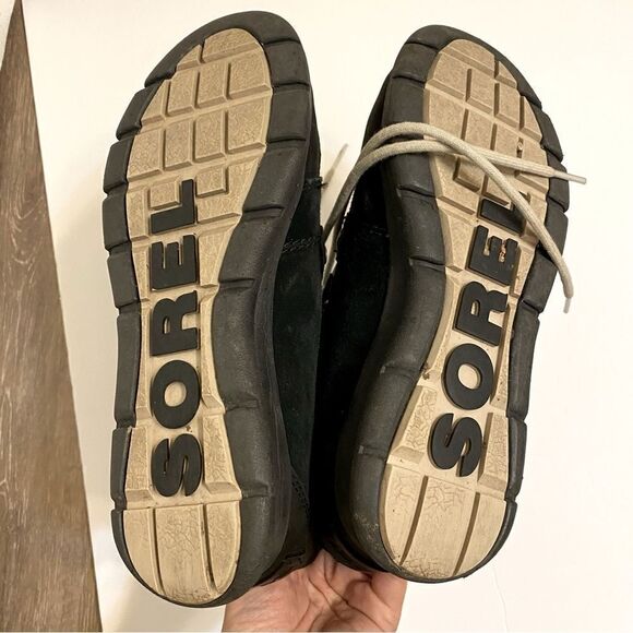 Sorel Explorer II Joan short flat Boots Black fur lined lace up leather suede 9 - Picture 10 of 12